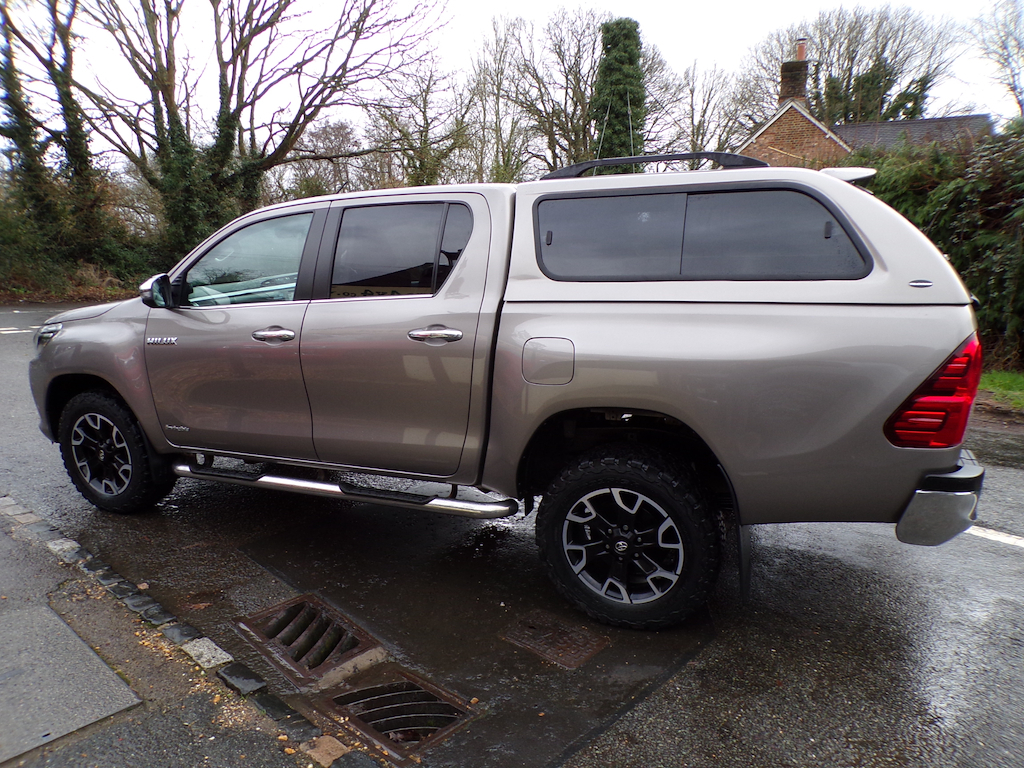 Toyota HILUX 2.4 D-4d Invincible Pickup Double Cab YO69XZS Brown #5