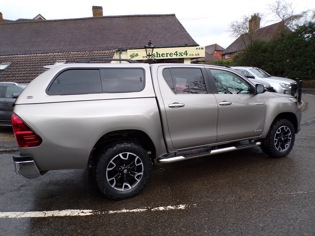 Toyota HILUX 2.4 D-4d Invincible Pickup Double Cab YO69XZS Brown #4