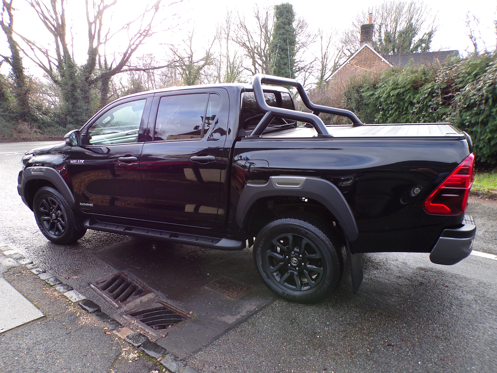 Toyota HILUX 2.8 D-4d Invincible X Pickup Double Cab YC72WDA Black #3