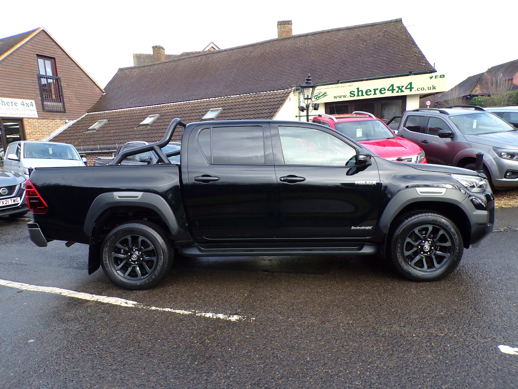 Toyota HILUX 2.8 D-4d Invincible X Pickup Double Cab YC72WDA Black #5