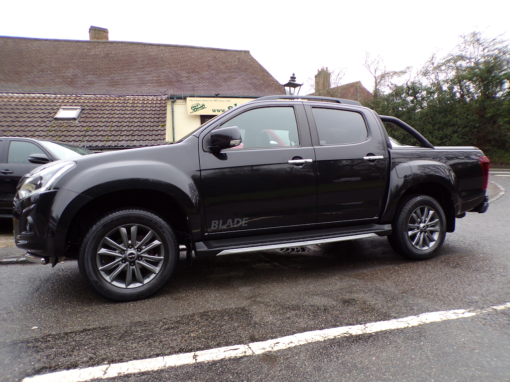 Isuzu D-Max 1.9 Td Blade Pickup Double Cab Black #2