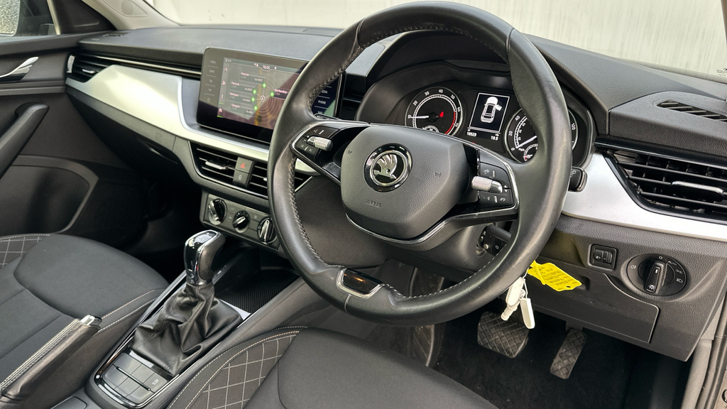 Skoda Kamiq 1.0 Tsi Se Drive Suv Dsg Euro 6 Ss SK23HPA Black #2
