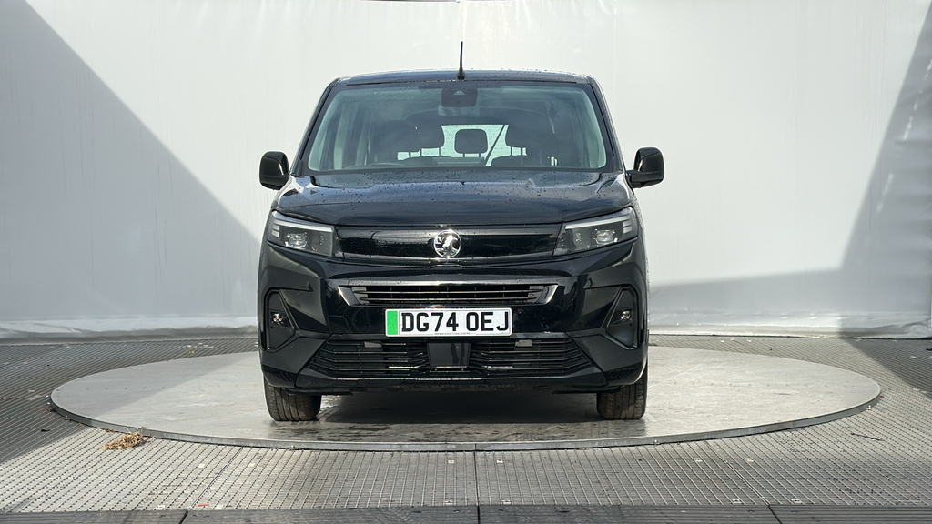 Vauxhall Combo-e Life 52Kwh Design XL Mpv 7.4Kw Charg DG74OEJ Black #3