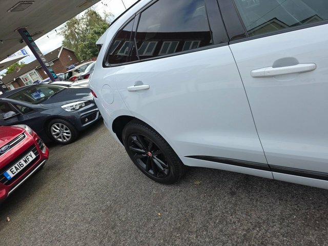 Jaguar F-Pace D180 Chequered Flag Suv BN69XHG White #6