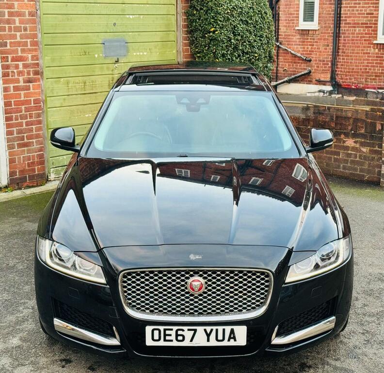 Jaguar XF 2.0D Portfolio Awd Euro 6 Ss OE67YUA Black #4