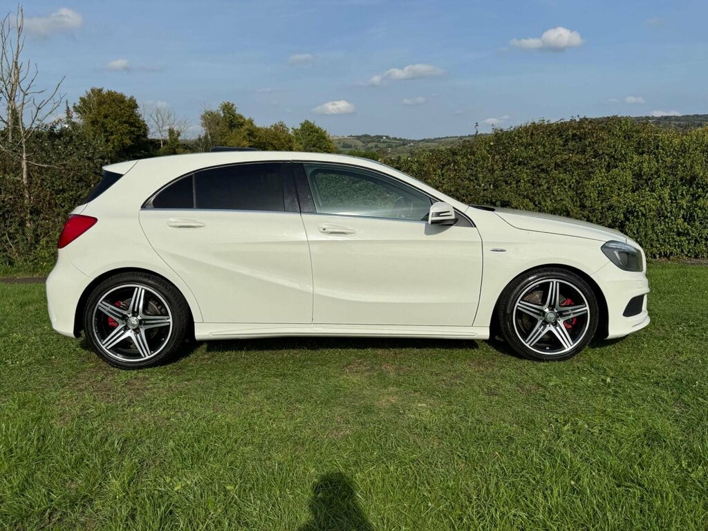 Mercedes-Benz A Class Hatchback 2.0 A250 Engineered By Amg 7G-dct 4Matic White #3