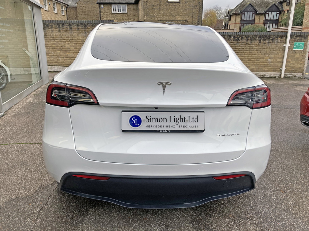 Tesla Model Y Long Range Awd AJ72BWX White #4
