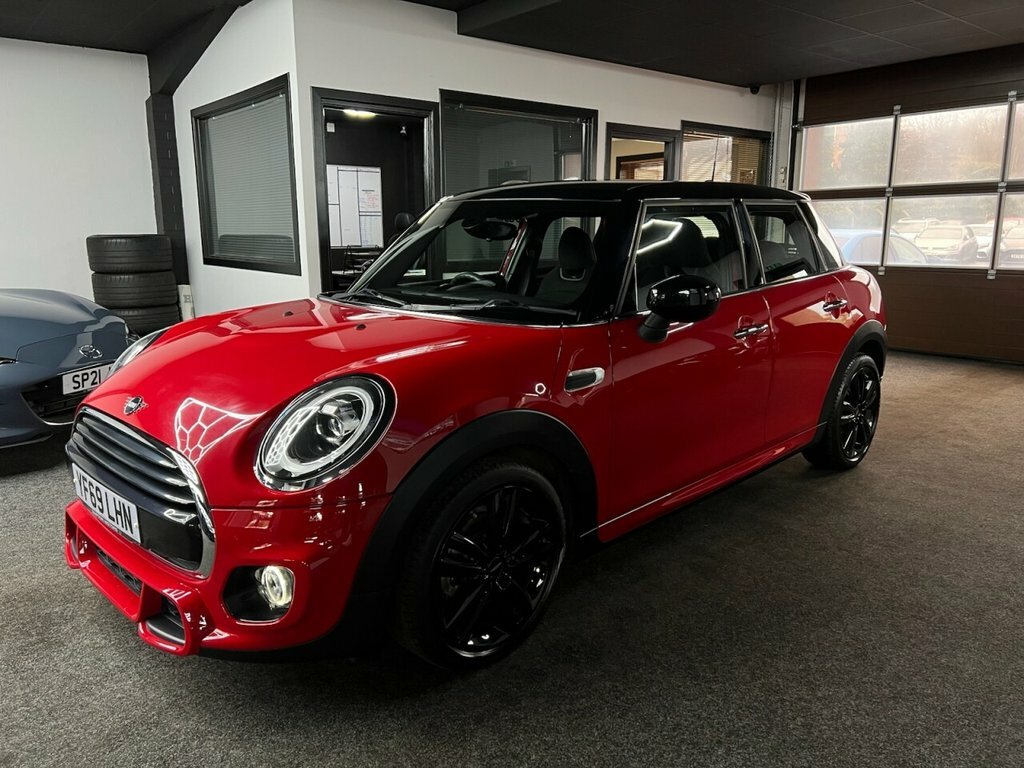 Mini Hatch 1.5L Cooper Sport YF69LHN Red #2