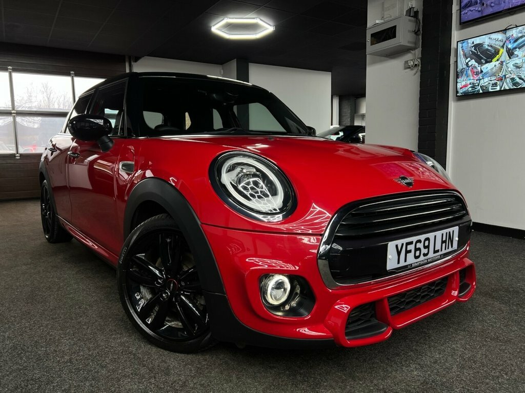 Mini Hatch 1.5L Cooper Sport Red