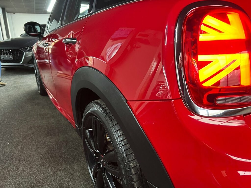 Mini Hatch 1.5L Cooper Sport YF69LHN Red #6
