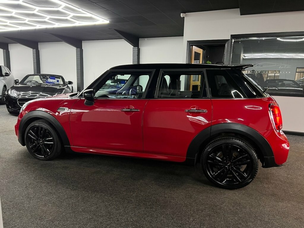 Mini Hatch 1.5L Cooper Sport YF69LHN Red #3