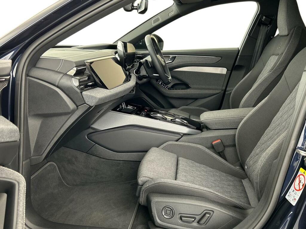 Audi A6 Avant 2.0 Tdi Launch Edition Plus S Tronic Quattro Euro CU25OFW Blue #3