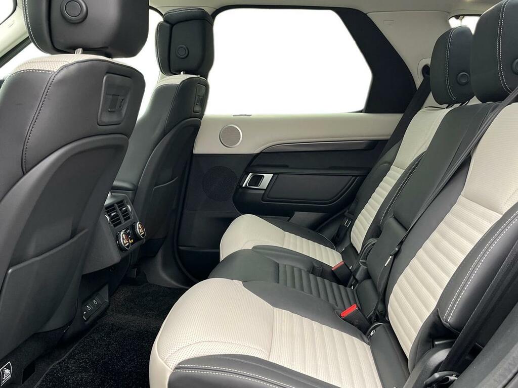 Land Rover Discovery 3.0 D350 Metropolitan Edition DY25FMV Black #4