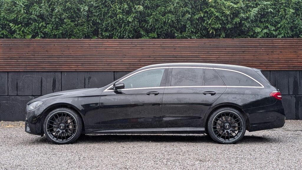 Mercedes-Benz E Class 2020 2.0 E300de 13.5Kwh Amg Line Estate Black #6