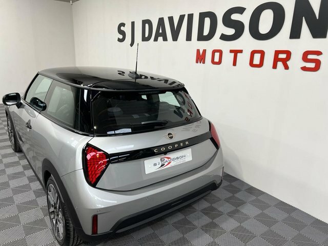 Mini Hatch 2025 1.5C Classic Hatchback Steptronic YJ25CUR Silver #2