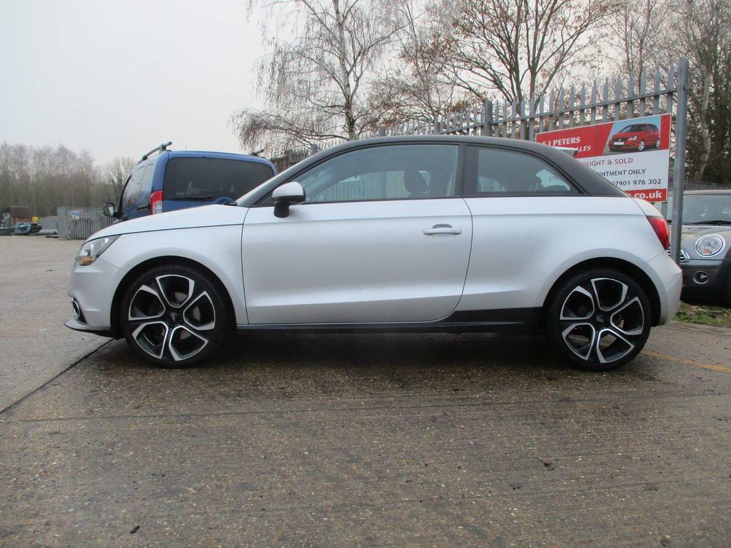 Audi A1 1.6 Tdi Plus AV63FSY Grey #4