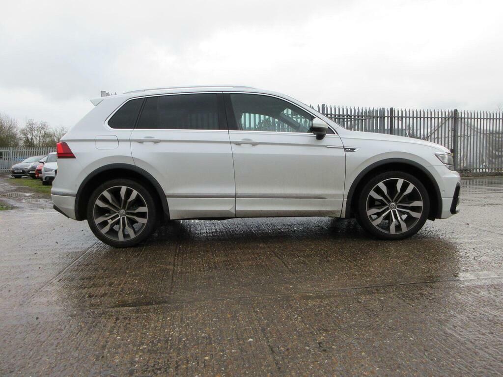 Volkswagen Tiguan 2.0 Tdi Bluemotion Tech R-line Dsg 4Motion Euro 6 B3EOW White #4