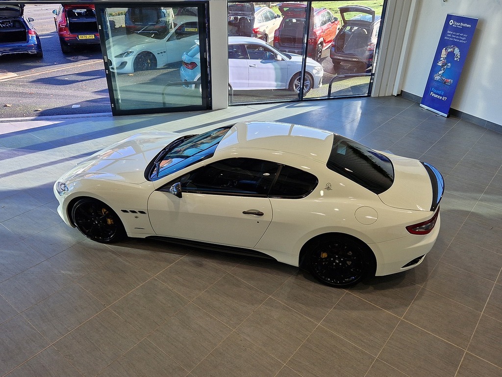 Maserati GranTurismo V8 Sport White #5
