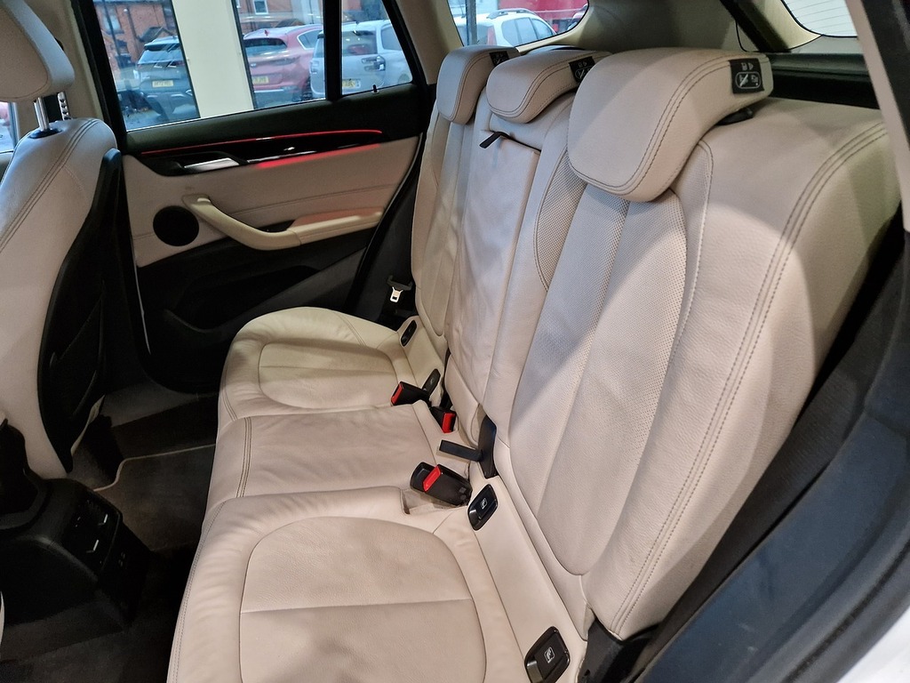BMW X1 20I Xline MV21LNN White #5