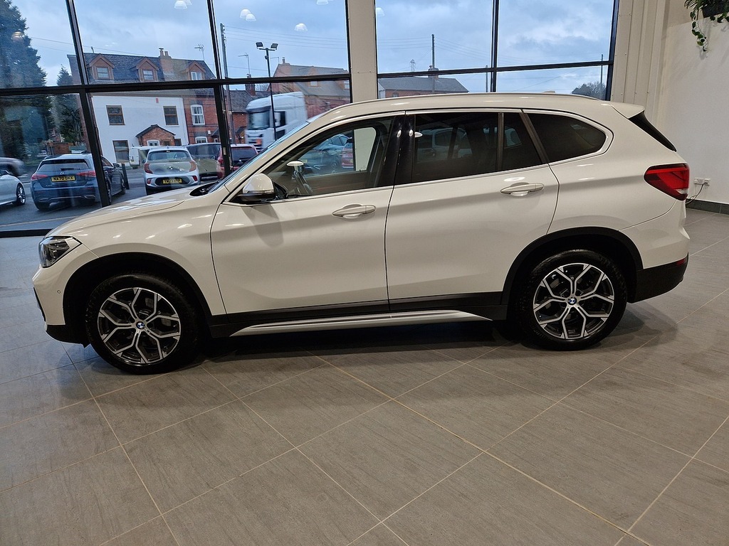 BMW X1 20I Xline MV21LNN White #2
