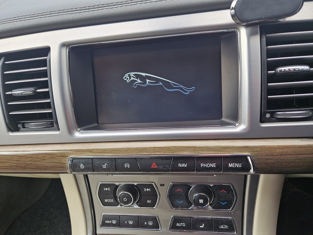 Jaguar XF D Premium Luxury FP61CVL Red #5