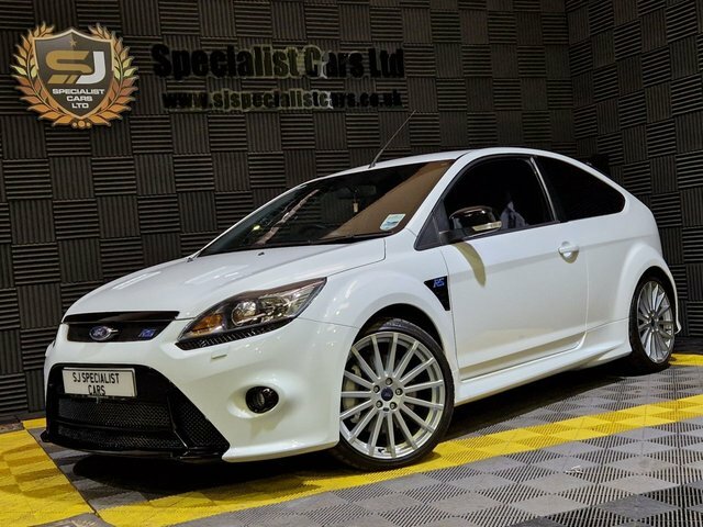 Ford Focus Hatchback EJ59XDD White #4