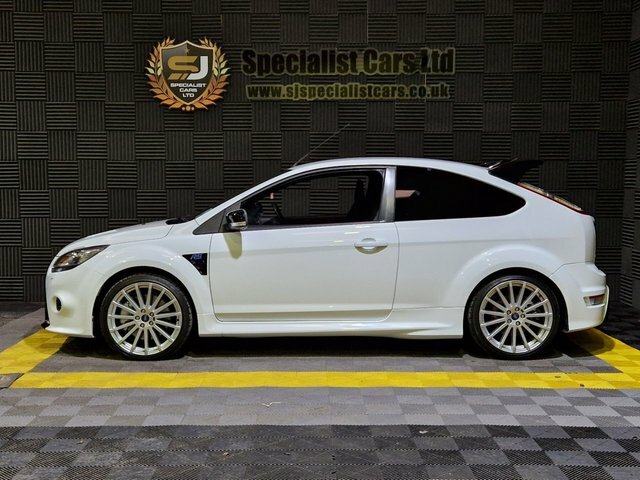Ford Focus Hatchback EJ59XDD White #3