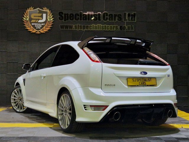 Ford Focus Hatchback EJ59XDD White #5