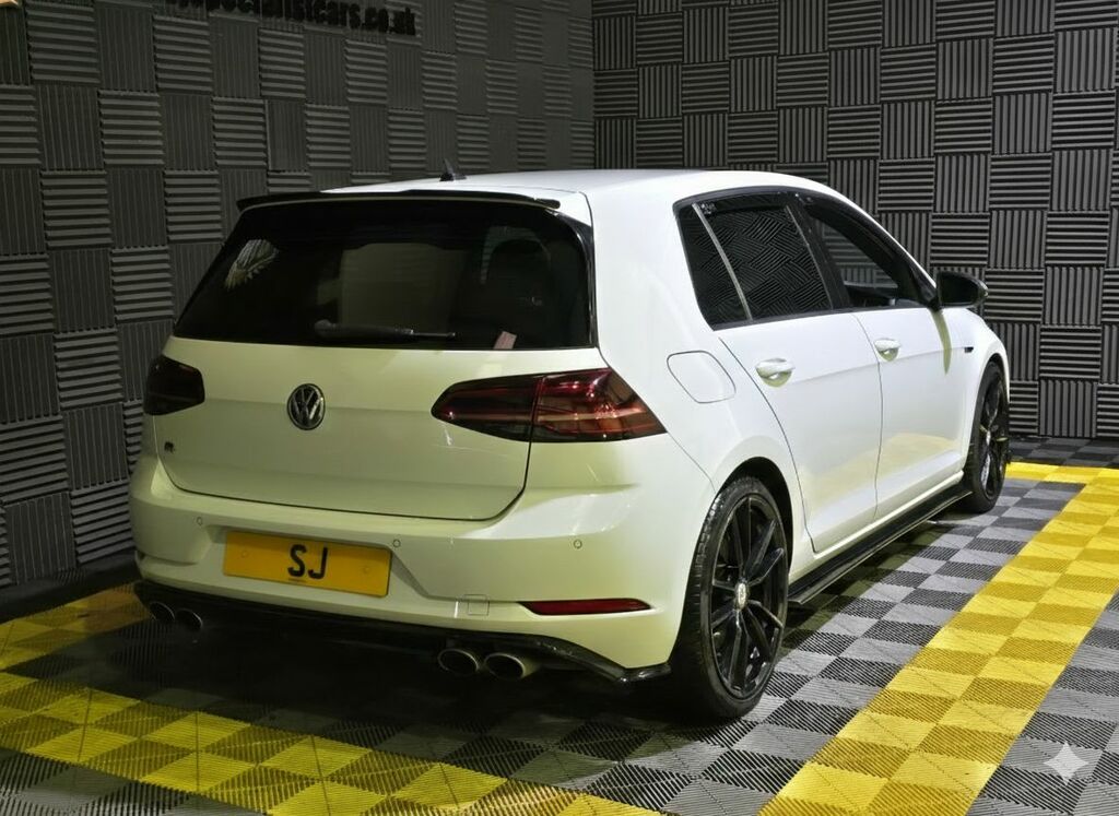 Volkswagen Golf Hatchback Y27SEY White #4