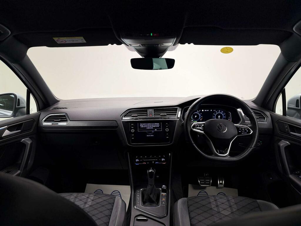Volkswagen Tiguan Suv LS73FFH Silver #4