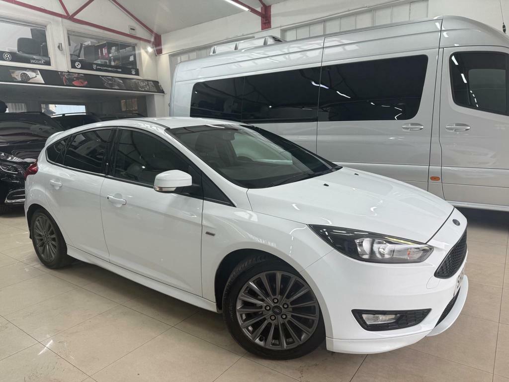Ford Focus 1.0T Ecoboost St-line Euro 6 S S SH18DLY White #2