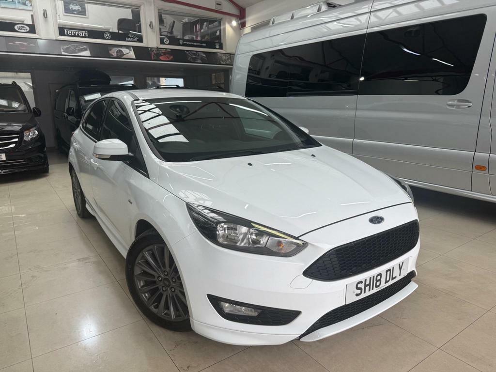 Ford Focus 1.0T Ecoboost St-line Euro 6 S S White
