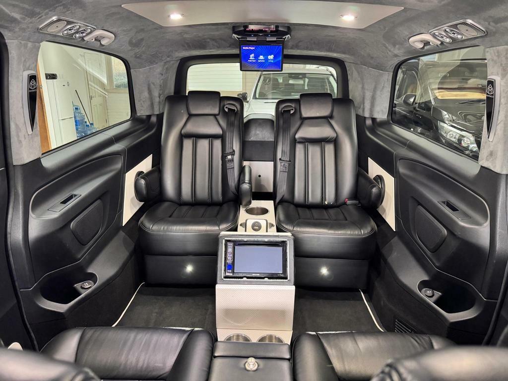 Mercedes-Benz Vito 2.1 119 Cdi Bluetec Select Tourer G-tronic Rwd L3 Black #3