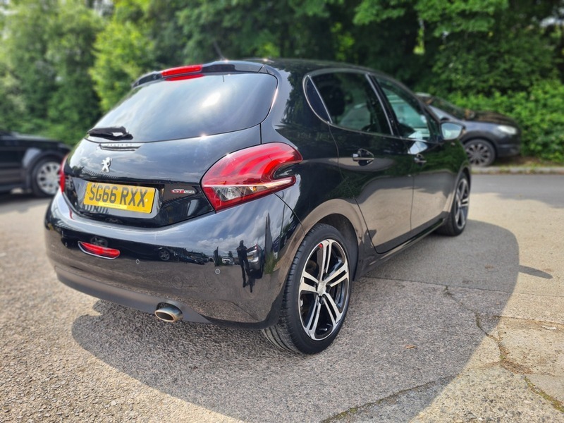 Peugeot 208 Blue Hdi Gt Line Black #4