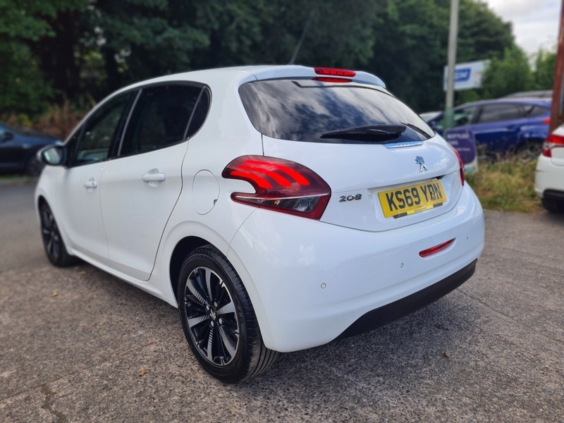 Peugeot 208 Bluehdi S S Tech KS69YDN White #4