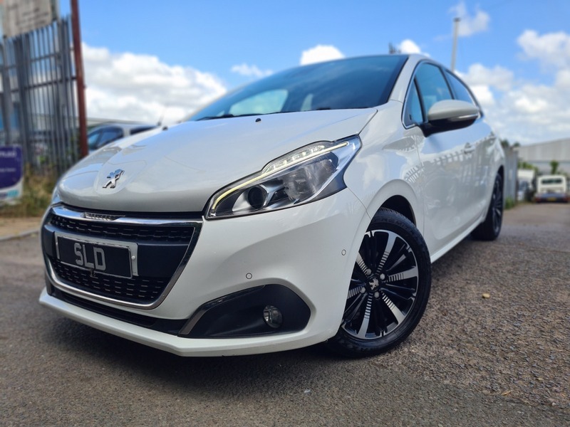 Peugeot 208 Bluehdi S S Tech KS69YDN White #3