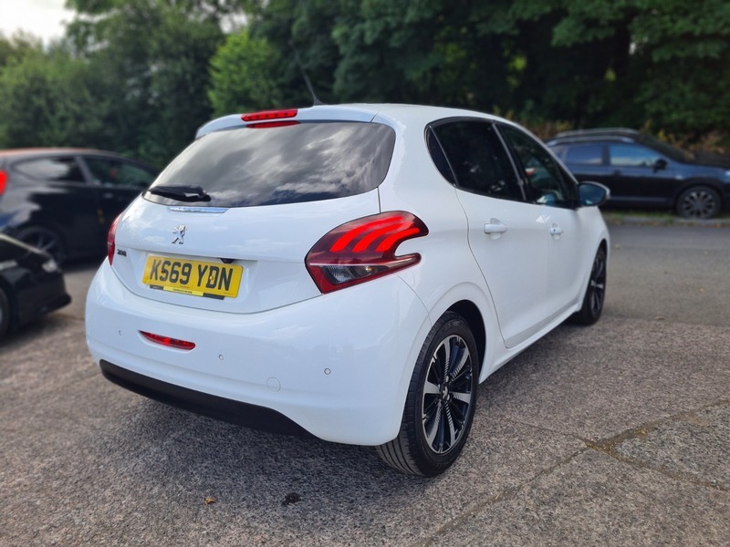 Peugeot 208 Bluehdi S S Tech KS69YDN White #6