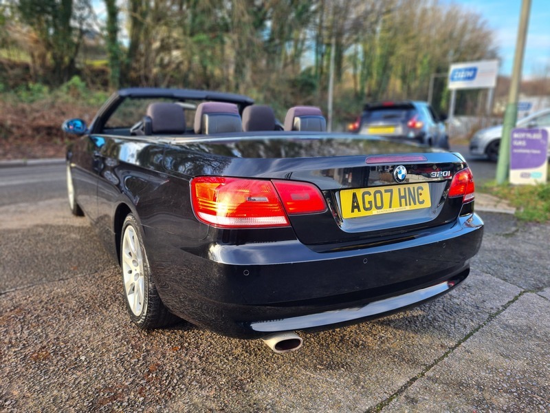 BMW 3 Series 320I Se Black #4