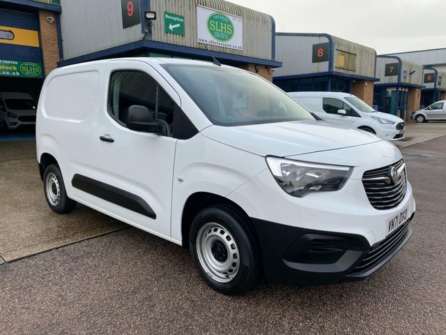 Vauxhall Combo Dynamic L1 1.5 Turbo White