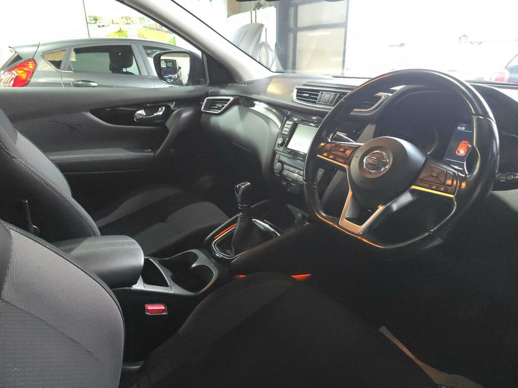 Nissan Qashqai 1.3 Dig-t Acenta Premium Euro 6 Ss GL69LZO Red #3