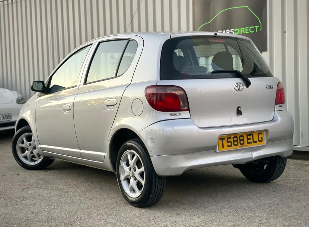 Toyota Yaris 1.0 Vvt-i 16V Gs Black #2