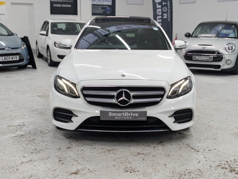 Mercedes-Benz E Class E 200 Amg Line OE68FHU White #2