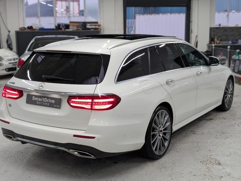 Mercedes-Benz E Class E 200 Amg Line OE68FHU White #6