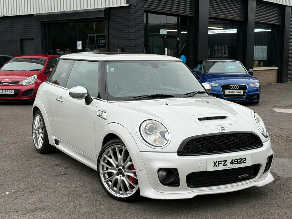 Mini Hatch 1.6 Cooper S 184 XFZ4922 Brown #2