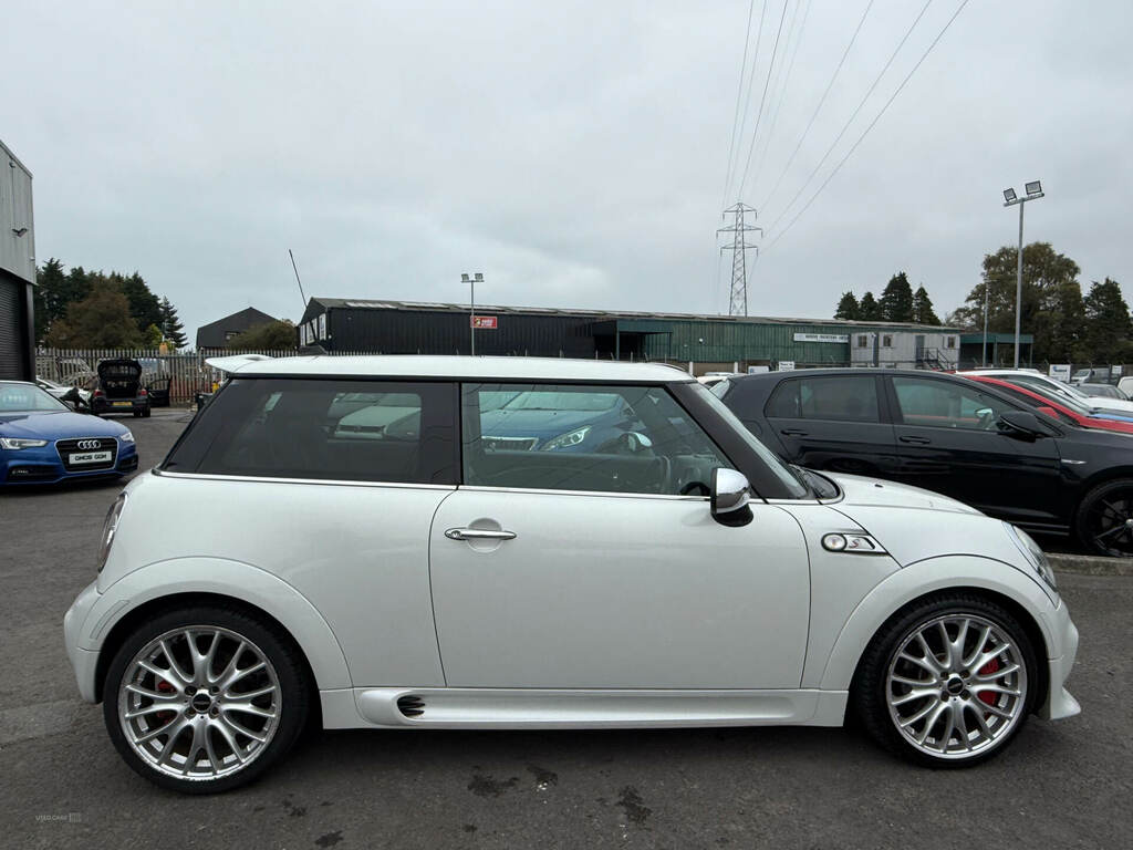 Mini Hatch 1.6 Cooper S 184 XFZ4922 Brown #4