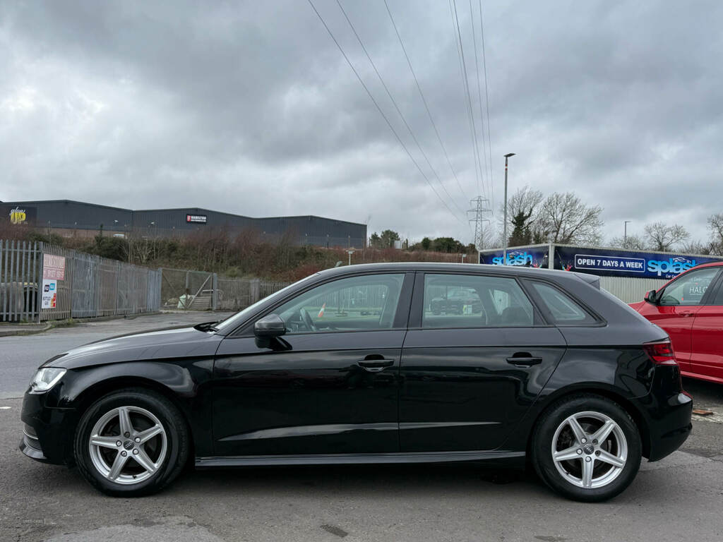 Audi A3 1.6 Tdi Ultra 110 Se Technik BV16OVU Black #5