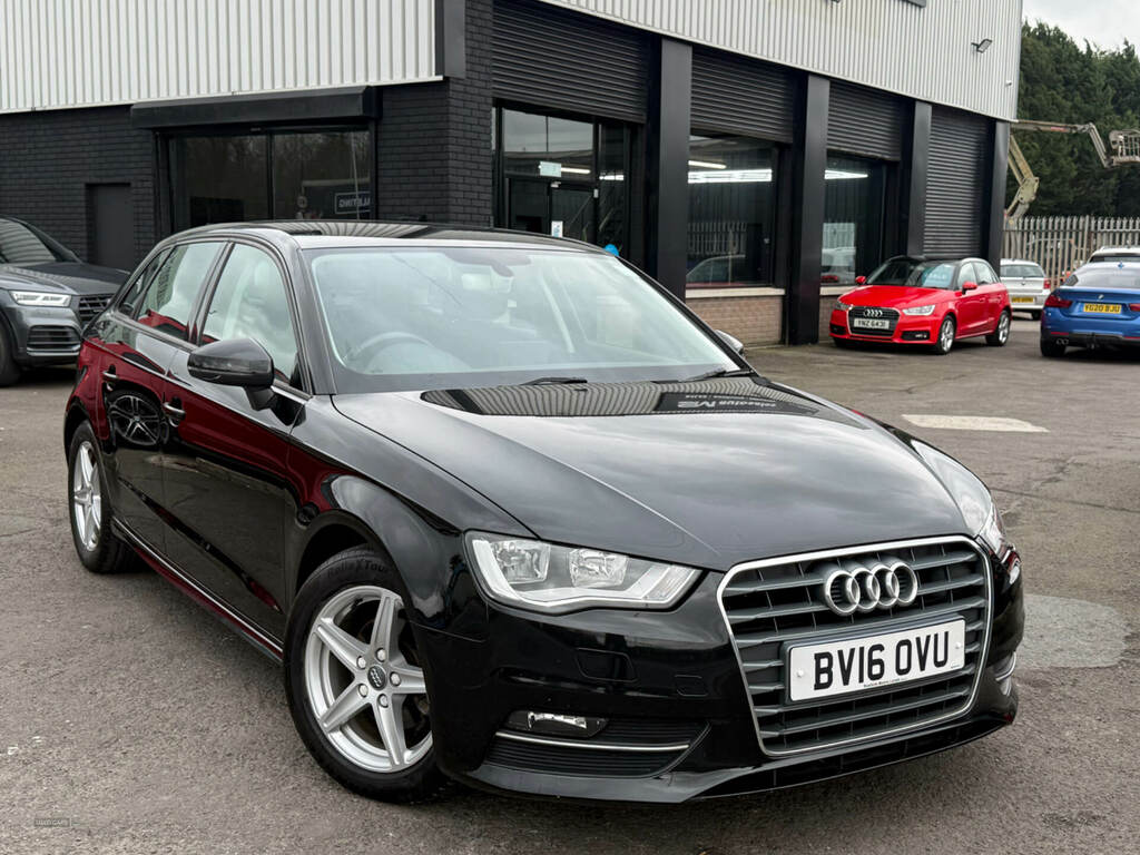 Audi A3 1.6 Tdi Ultra 110 Se Technik Black