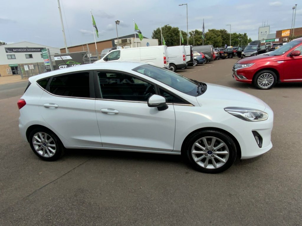 Ford Fiesta 1L Titanium CV69HKO White #4