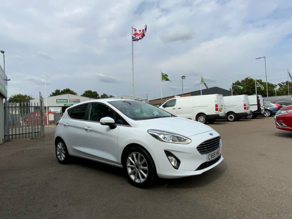 Ford Fiesta 1L Titanium CV69HKO White #5