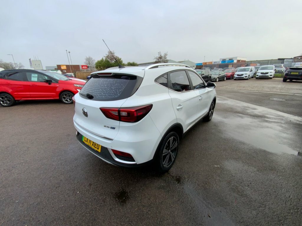 MG ZS Suv LX71XEU White #3
